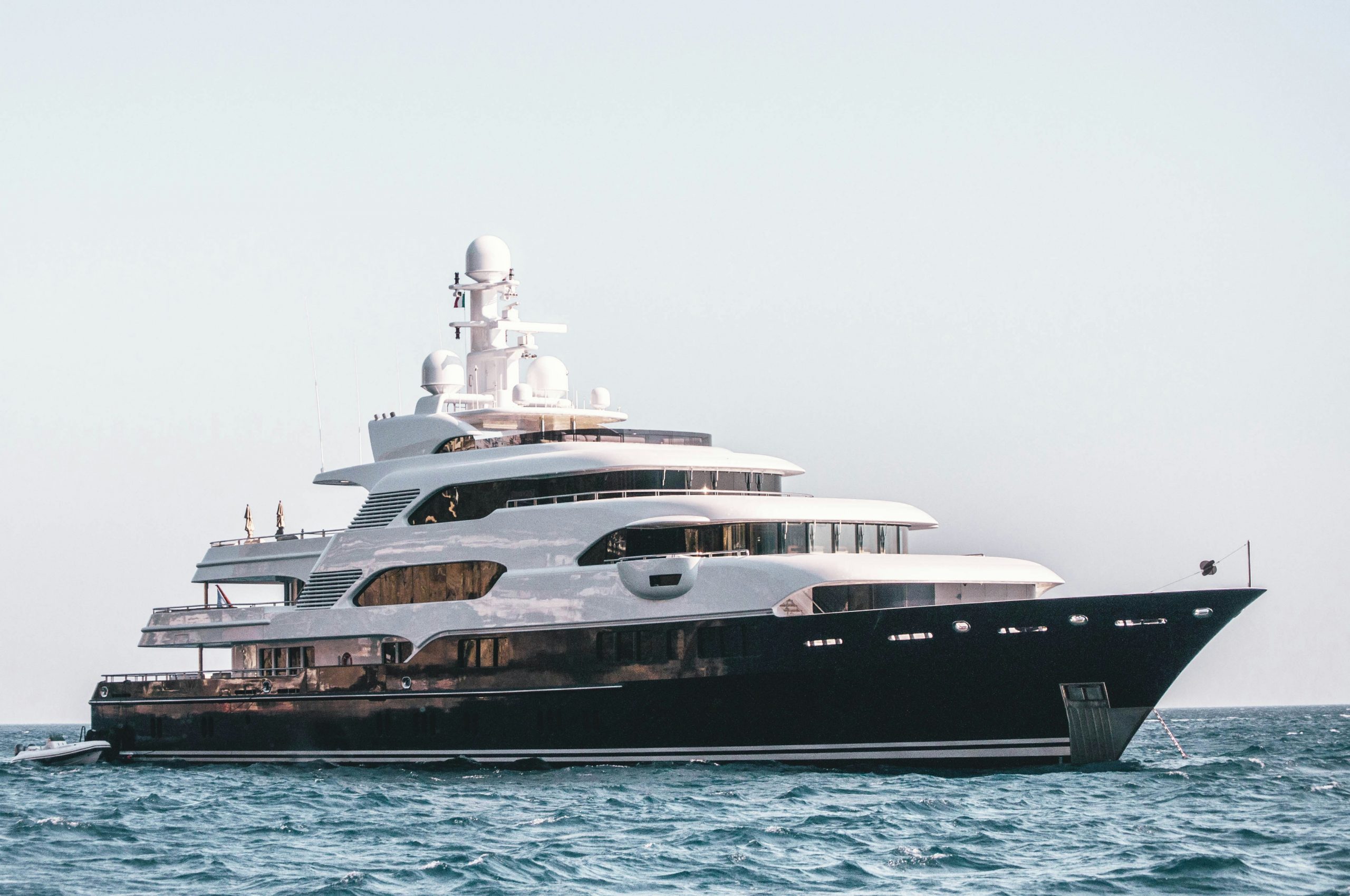 viktor-ritsvall-FWJinfDsIn8-unsplashSUPERYACHTS